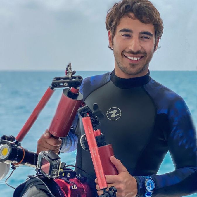 Aqualung dive ambassador Rafael Fernandez