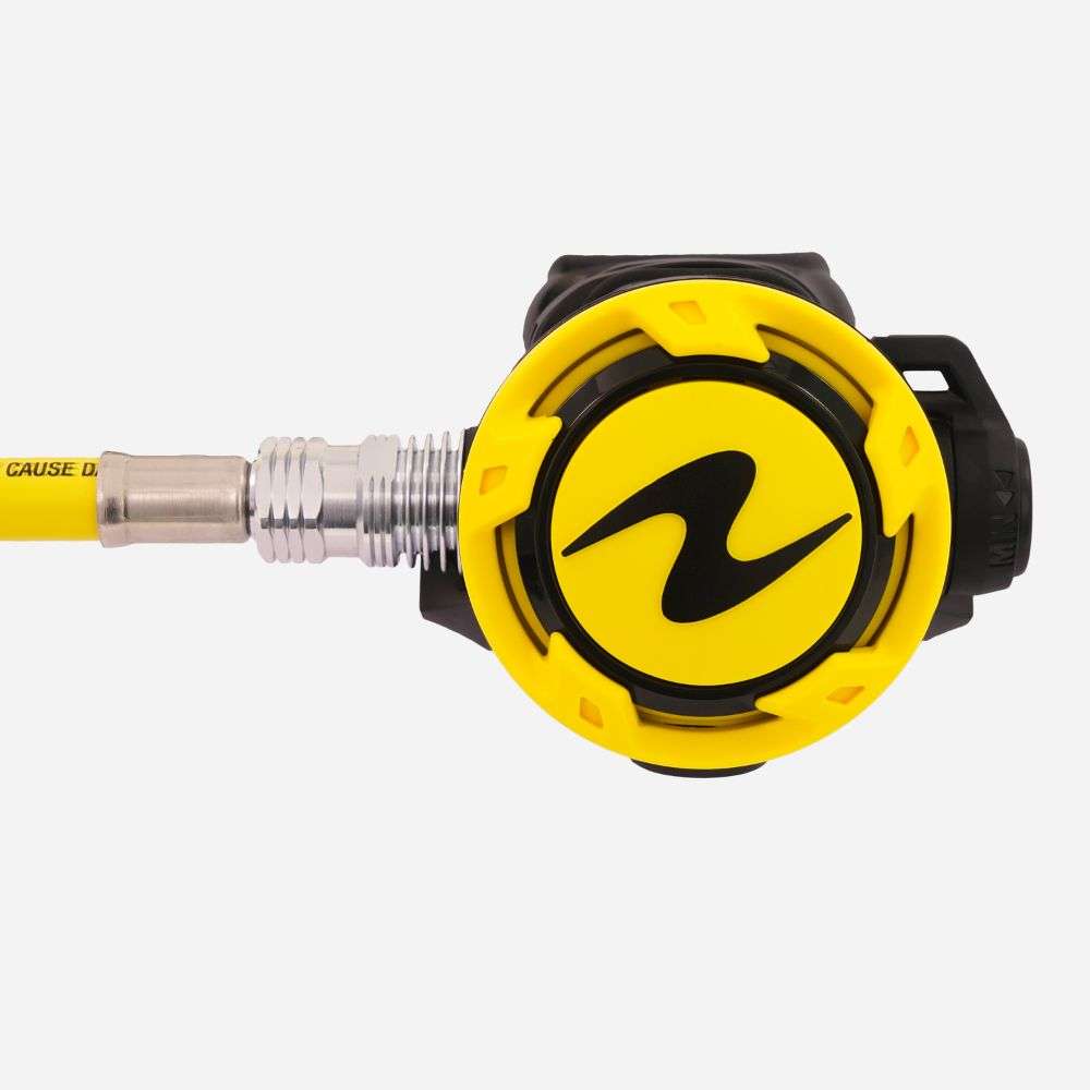 Diving Regulators for scuba diving | Aqualung®